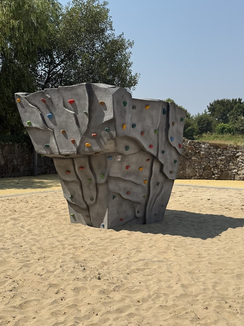 Monobloco em complexo desportivo